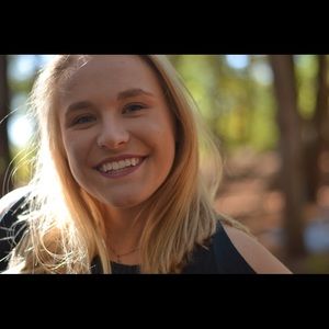 Meet your Posher, Hillary